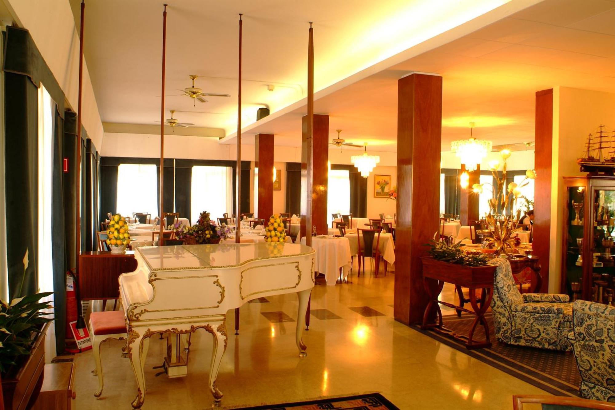 Hotel Broglia Sirmione Exterior photo