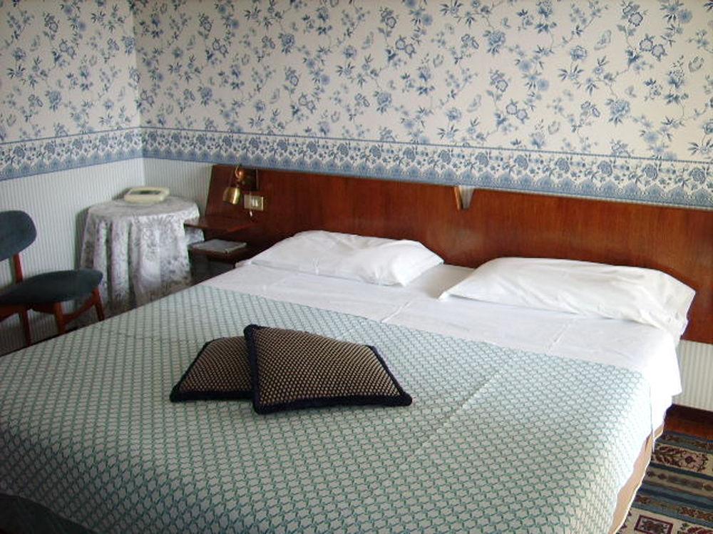 Hotel Broglia Sirmione Exterior photo