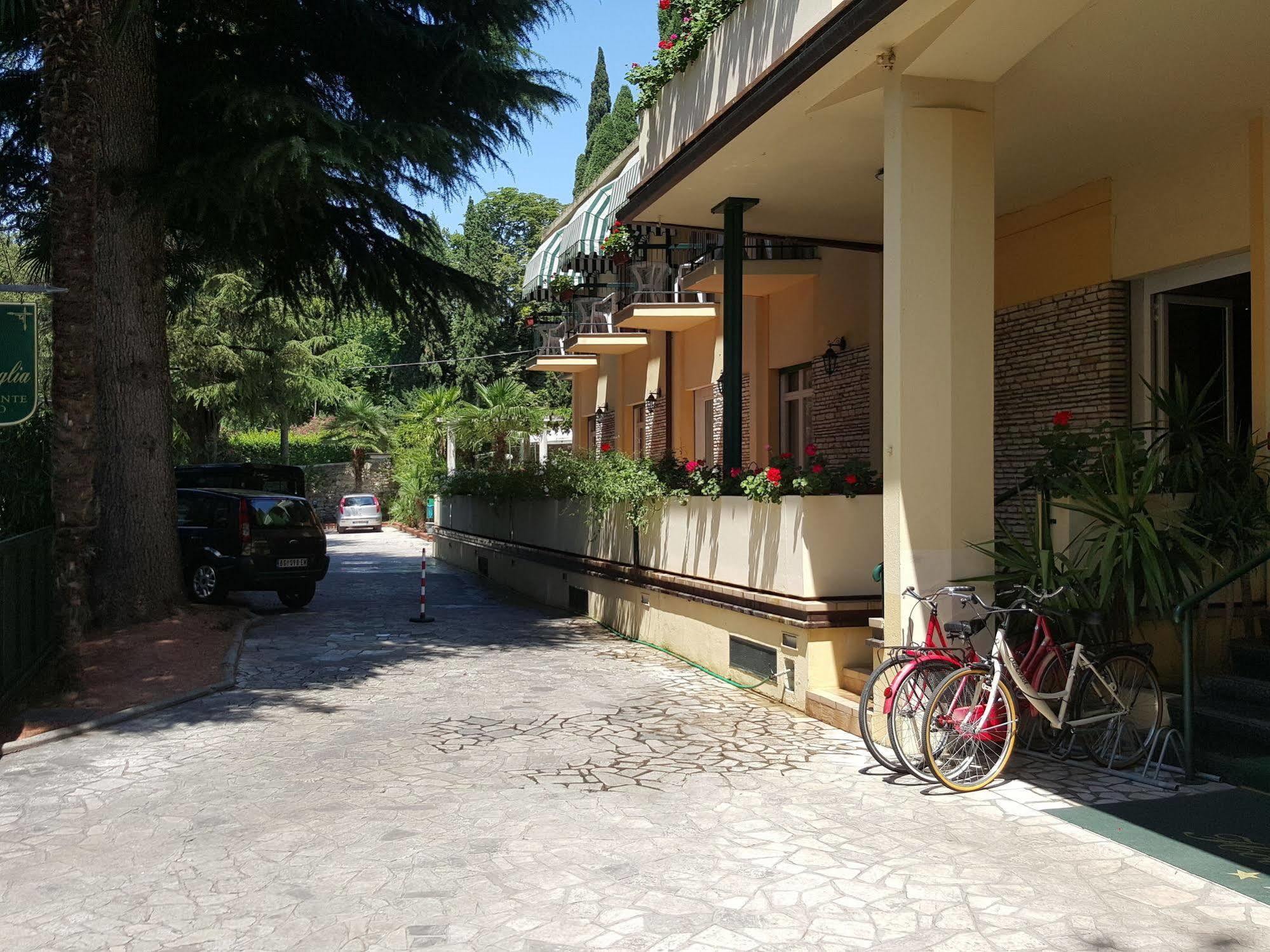 Hotel Broglia Sirmione Exterior photo