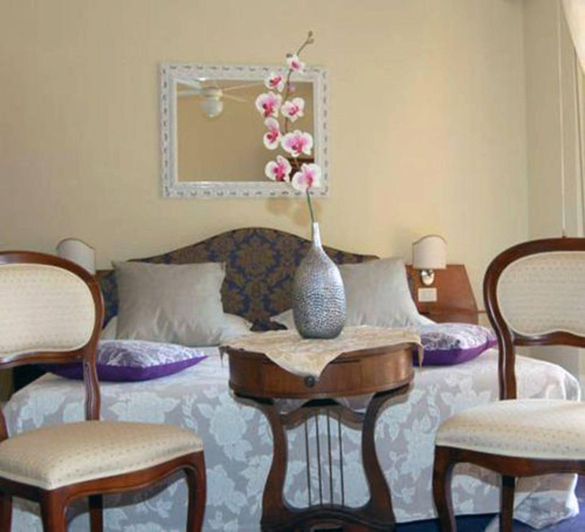 Hotel Broglia Sirmione Exterior photo