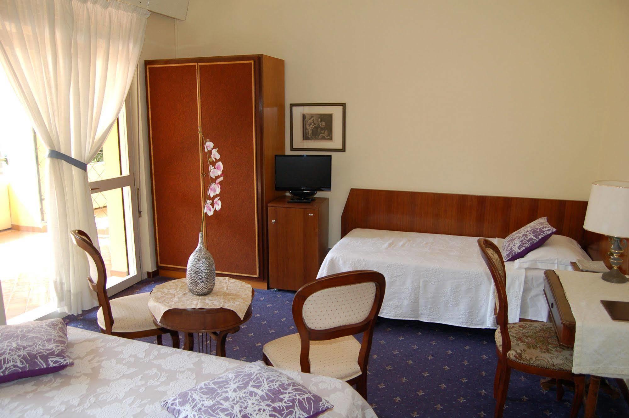Hotel Broglia Sirmione Exterior photo